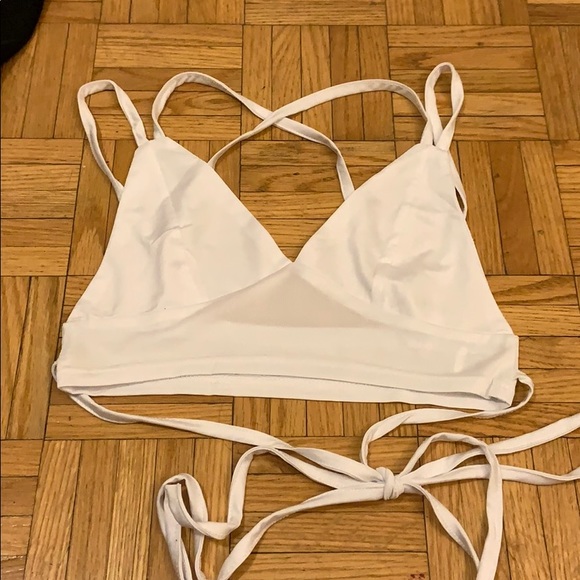 Wrap aroundcropped tank 10/10 condition never worn - Picture 2 of 3